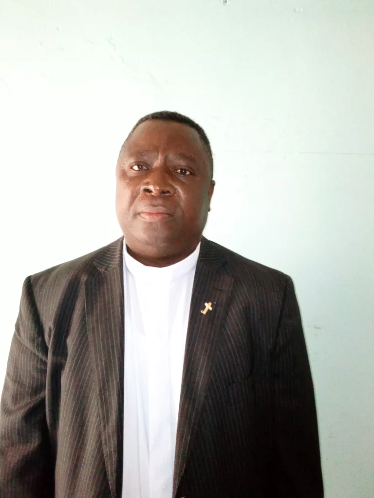 MGR EMMANUEL MBUYU(Vicaire Général)